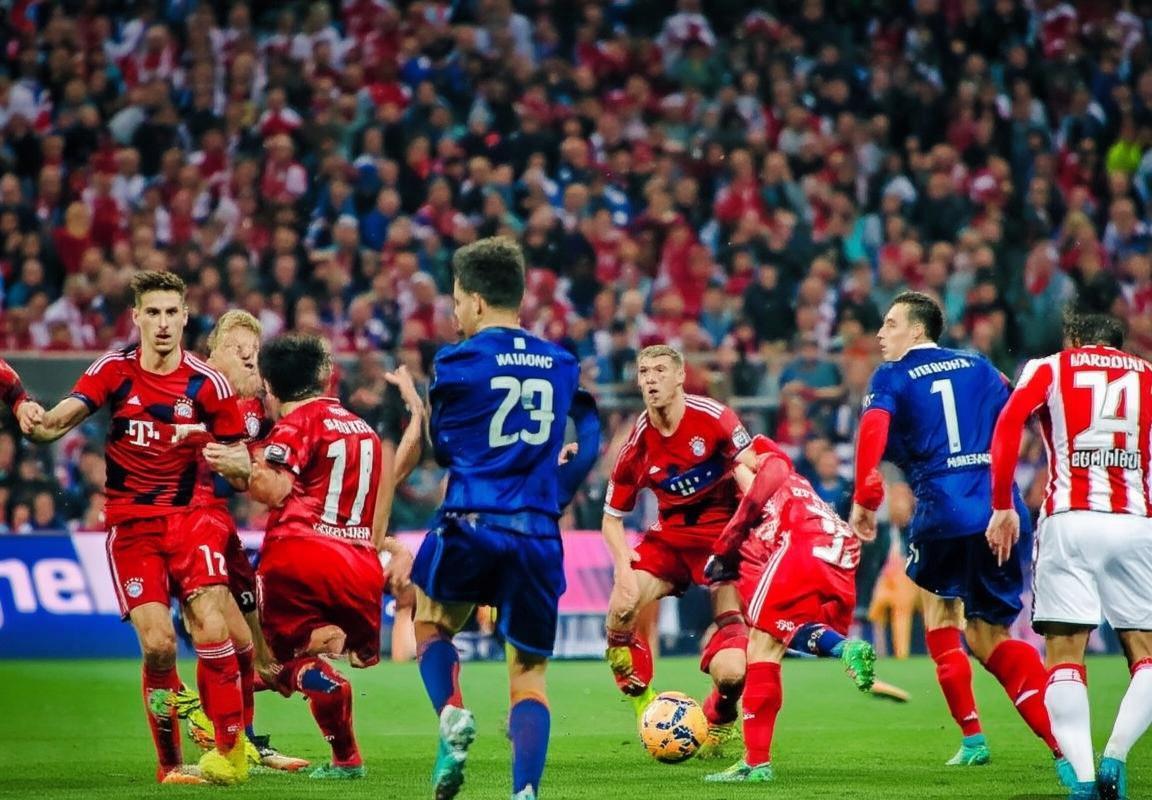 拜仁vs马竞：巅峰对决技战术解析与精彩瞬间回顾(图2)